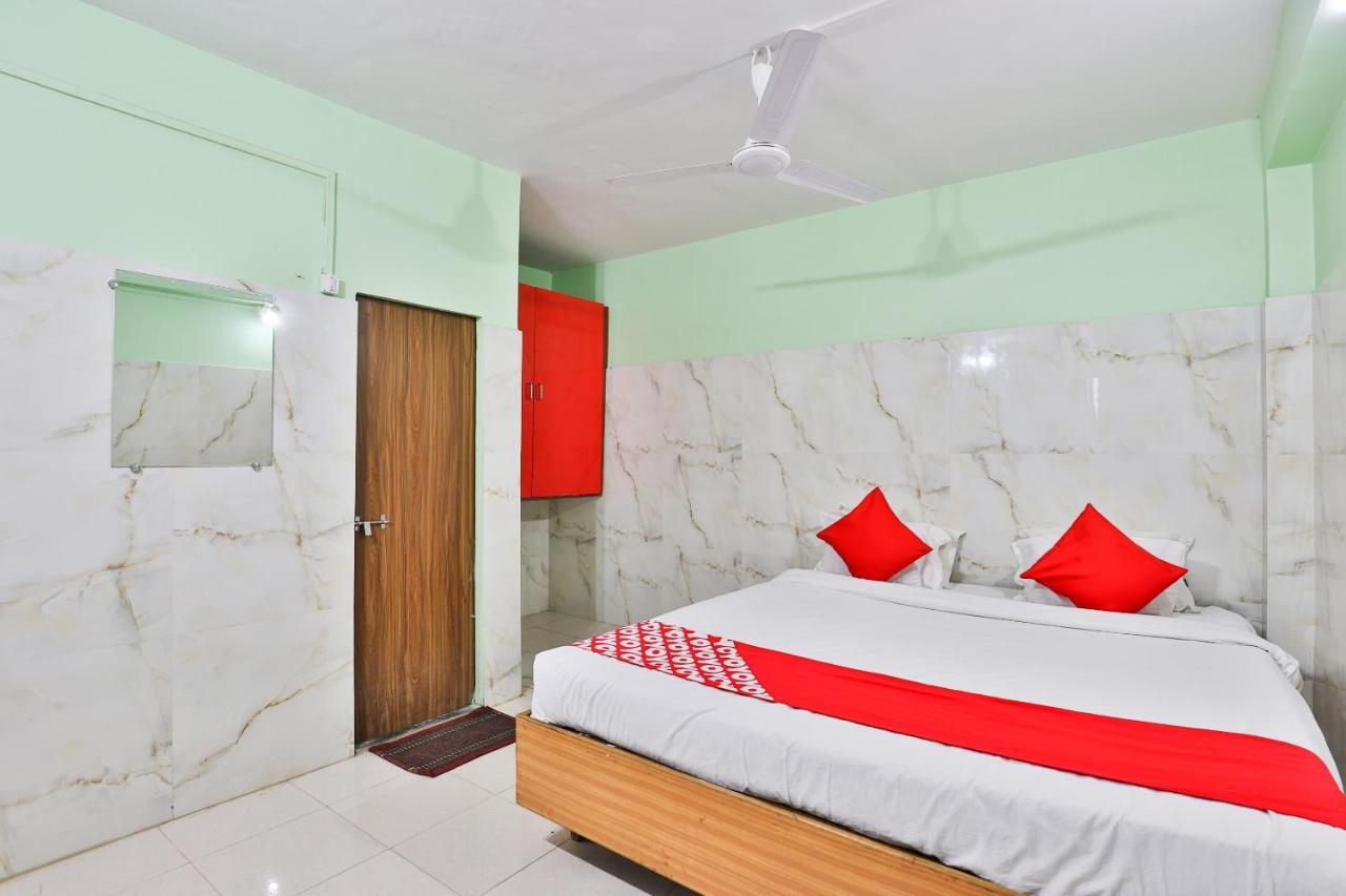Oyo 24833 Hotel Silver Daman Buitenkant foto