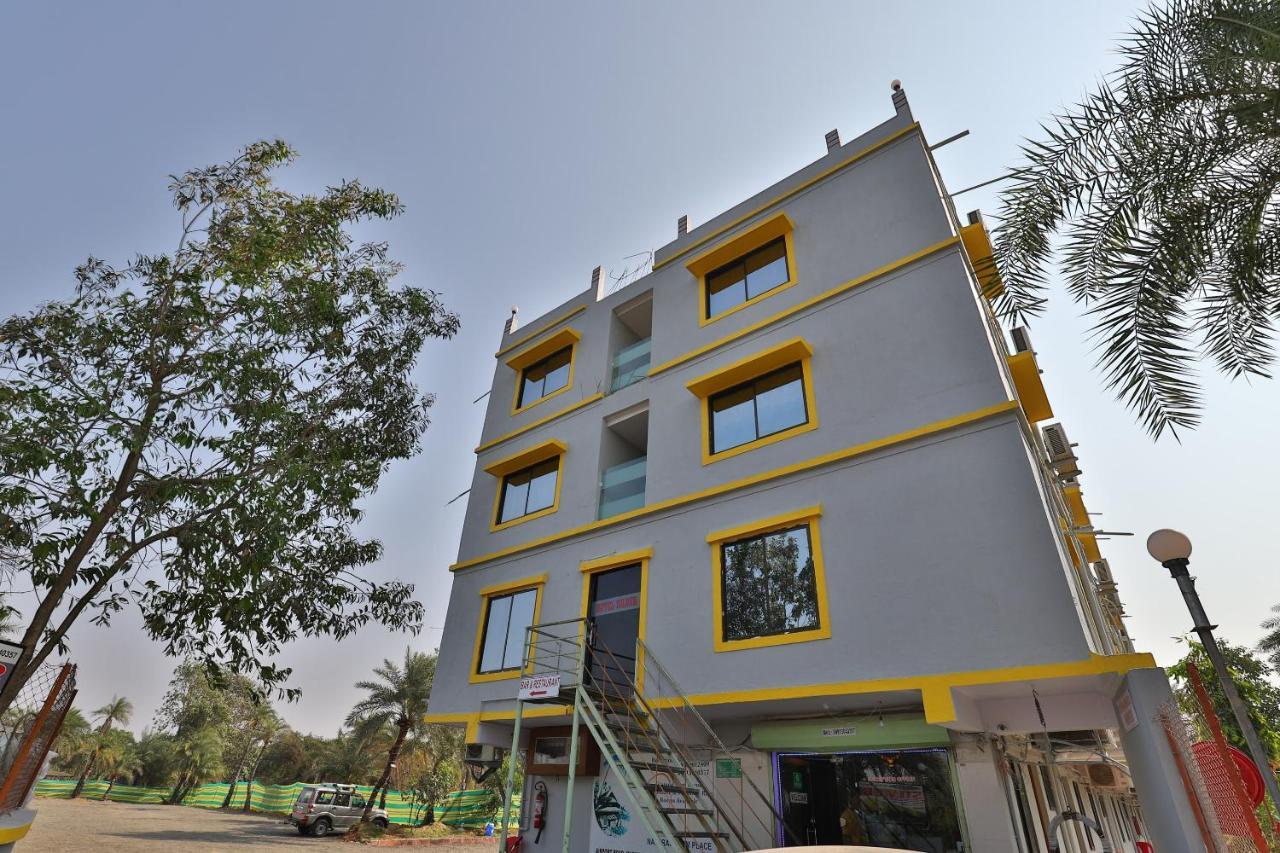 Oyo 24833 Hotel Silver Daman Buitenkant foto