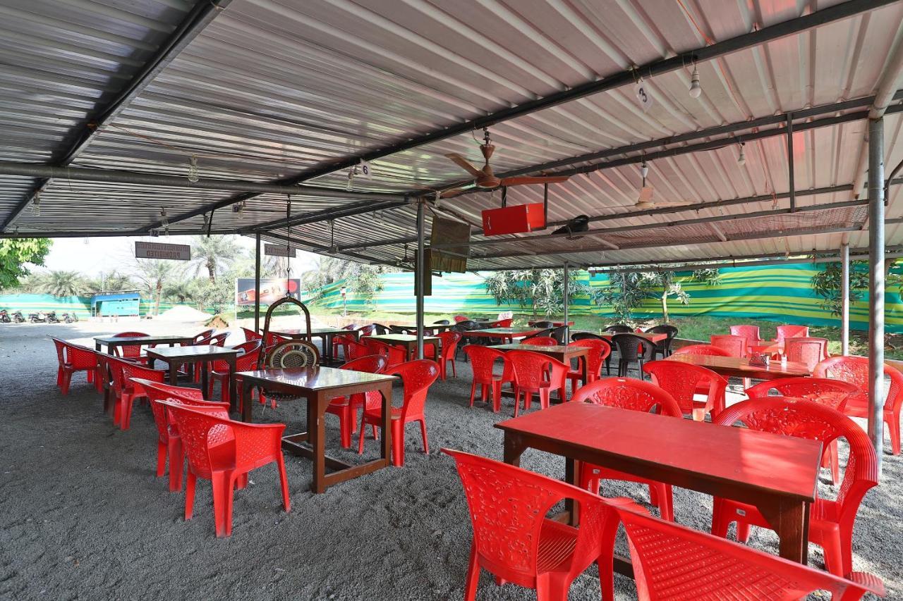 Oyo 24833 Hotel Silver Daman Buitenkant foto