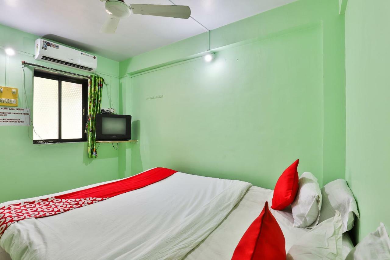 Oyo 24833 Hotel Silver Daman Buitenkant foto
