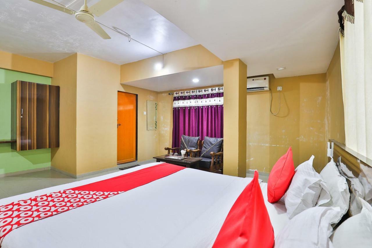 Oyo 24833 Hotel Silver Daman Buitenkant foto